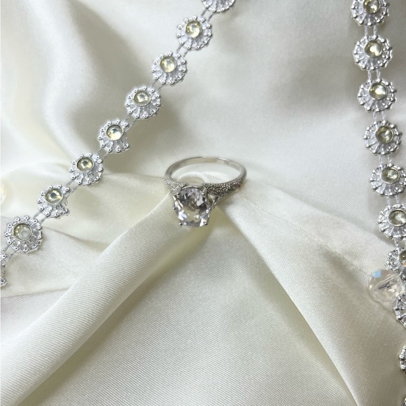 White Topaz and diamond ring - Picture 3 of 6